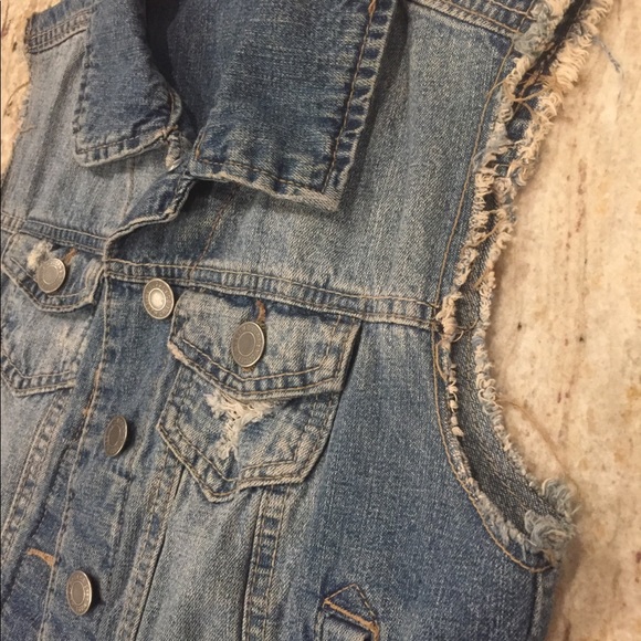 Cute jean jacket. - Picture 4 of 4